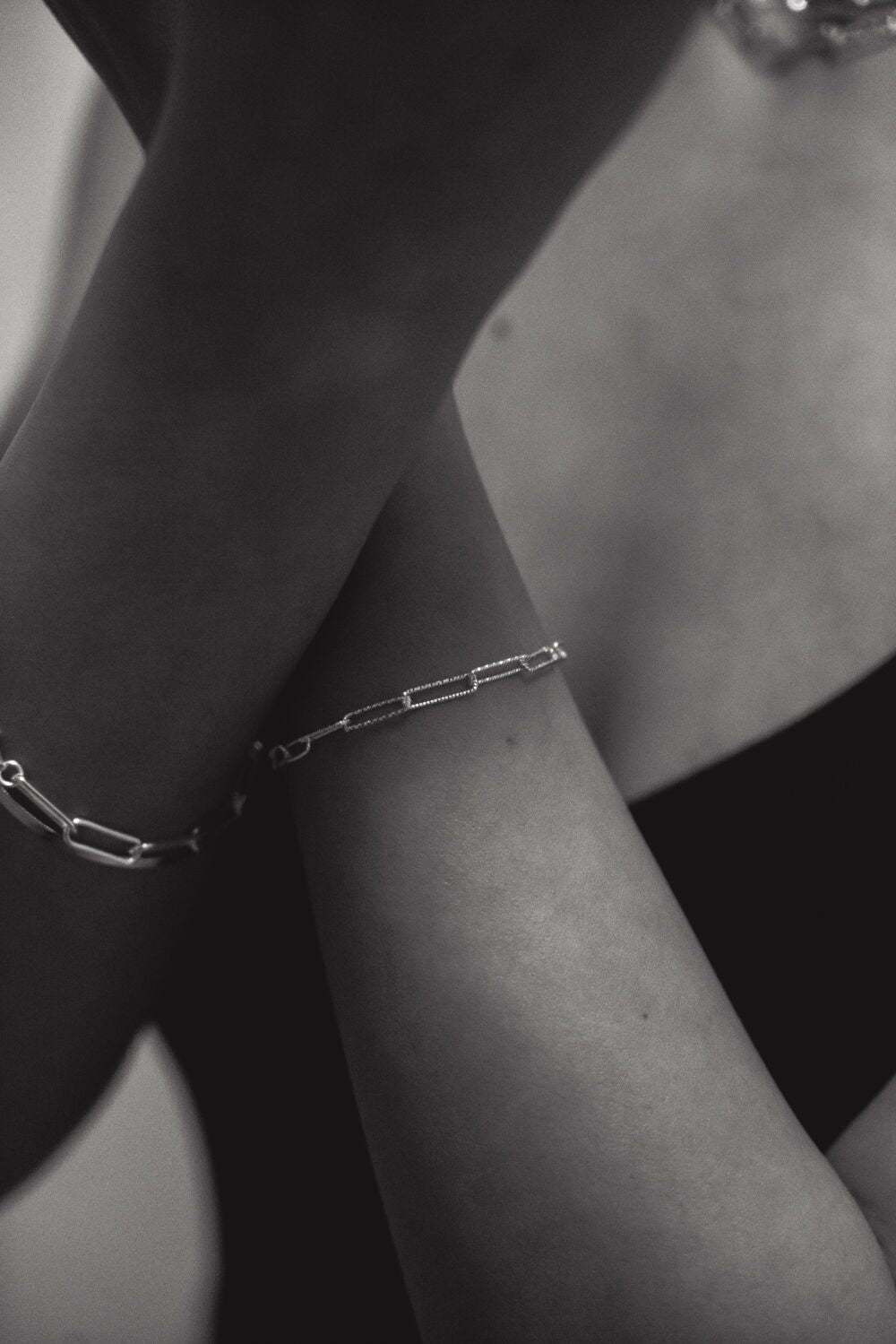 everyday minimal dainty jewelry dalhaejewelry timeless style capsule wardrobe staple minimalist fashion staple luxe link bracelet diamond cut sterling silver