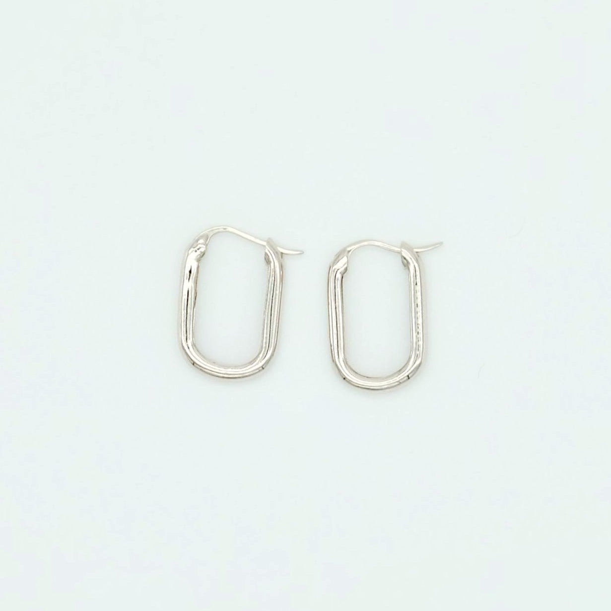 everyday minimal dainty jewelry dalhaejewelry timeless style capsule wardrobe staple minimalist fashion staple link hoop oval earrings sterling silver 