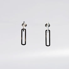 Load image into Gallery viewer, everyday minimal dainty jewelry dalhaejewelry timeless style capsule wardrobe staple minimalist fashion staple delicate stud everyday stud earring dainty earring link earrings sterling silver