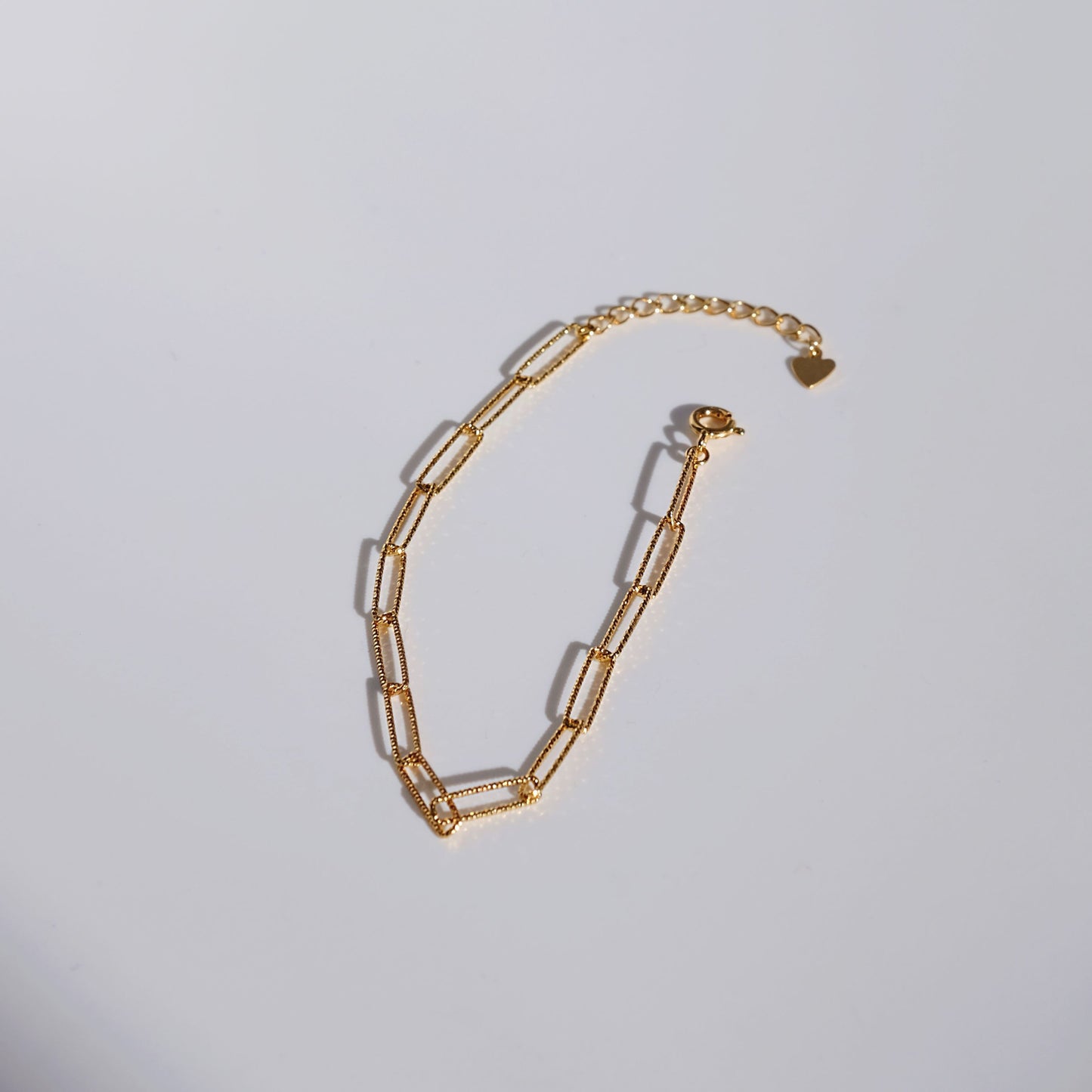 everyday minimal dainty jewelry dalhaejewelry timeless style capsule wardrobe staple minimalist fashion staple luxe link bracelet diamond cut sterling silver gold vermeil