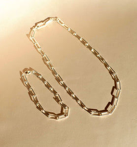 everyday minimal dainty jewelry dalhaejewelry timeless style capsule wardrobe staple minimalist fashion staple ballet editorial bold link chain bracelet sterling silver