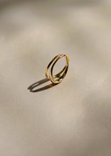 Load image into Gallery viewer, everyday minimal dainty jewelry dalhaejewelry timeless style capsule wardrobe staple minimalist fashion staple sterling silver gold vermeil everyday ring stack double duo line statement ring stackable rings