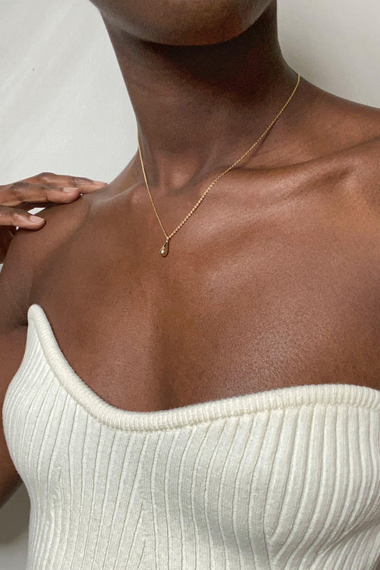 everyday minimal dainty jewelry dalhaejewelry timeless style capsule wardrobe staple minimalist fashion staple fine sterling silver gold vermeil teardrop necklace @chainkyr