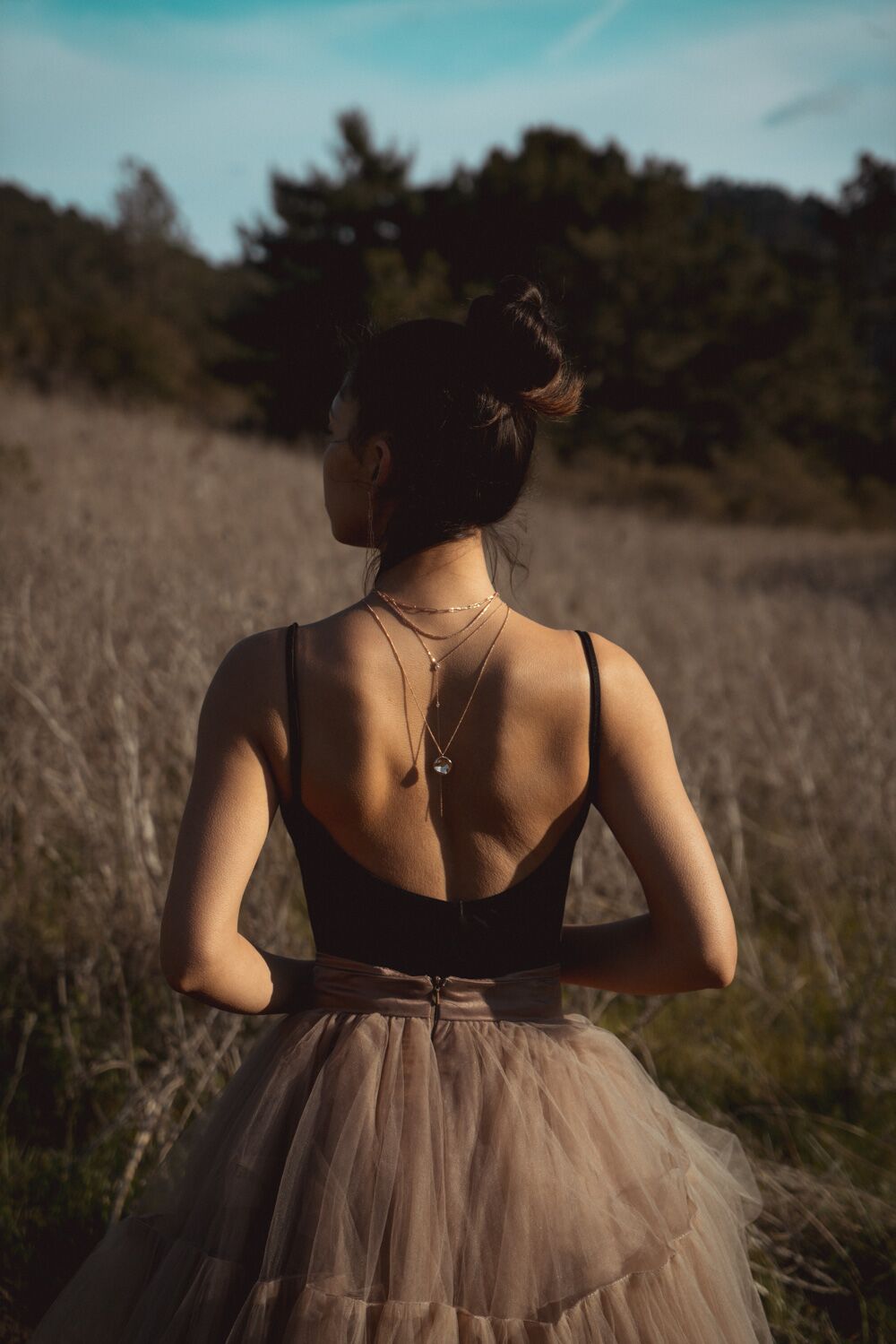 everyday minimal dainty jewelry gold vermeil dalhaejewelry timeless style capsule wardrobe staple minimalist fashion staple pendant necklace hammered moon smooth polish rosegold